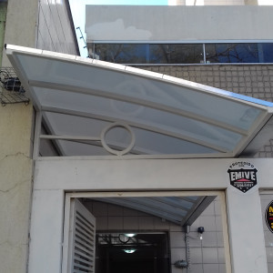 Toldo em Policarbonato Compacto